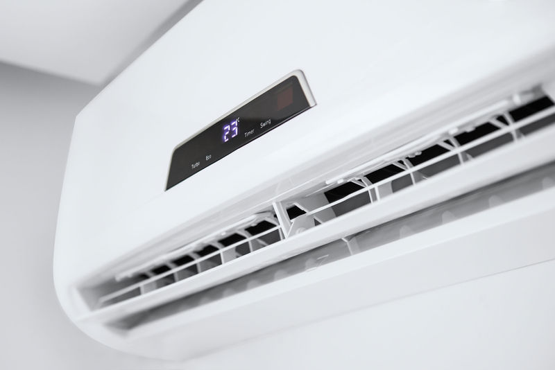Wall mounted air conditioning unit